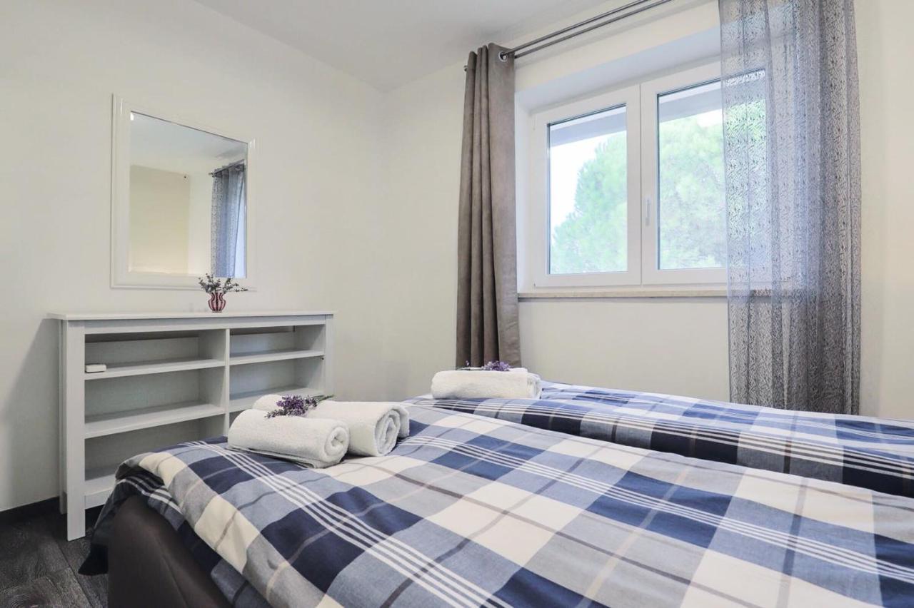 Apartments Villa Sofia Crveni Vrh Eksteriør bilde