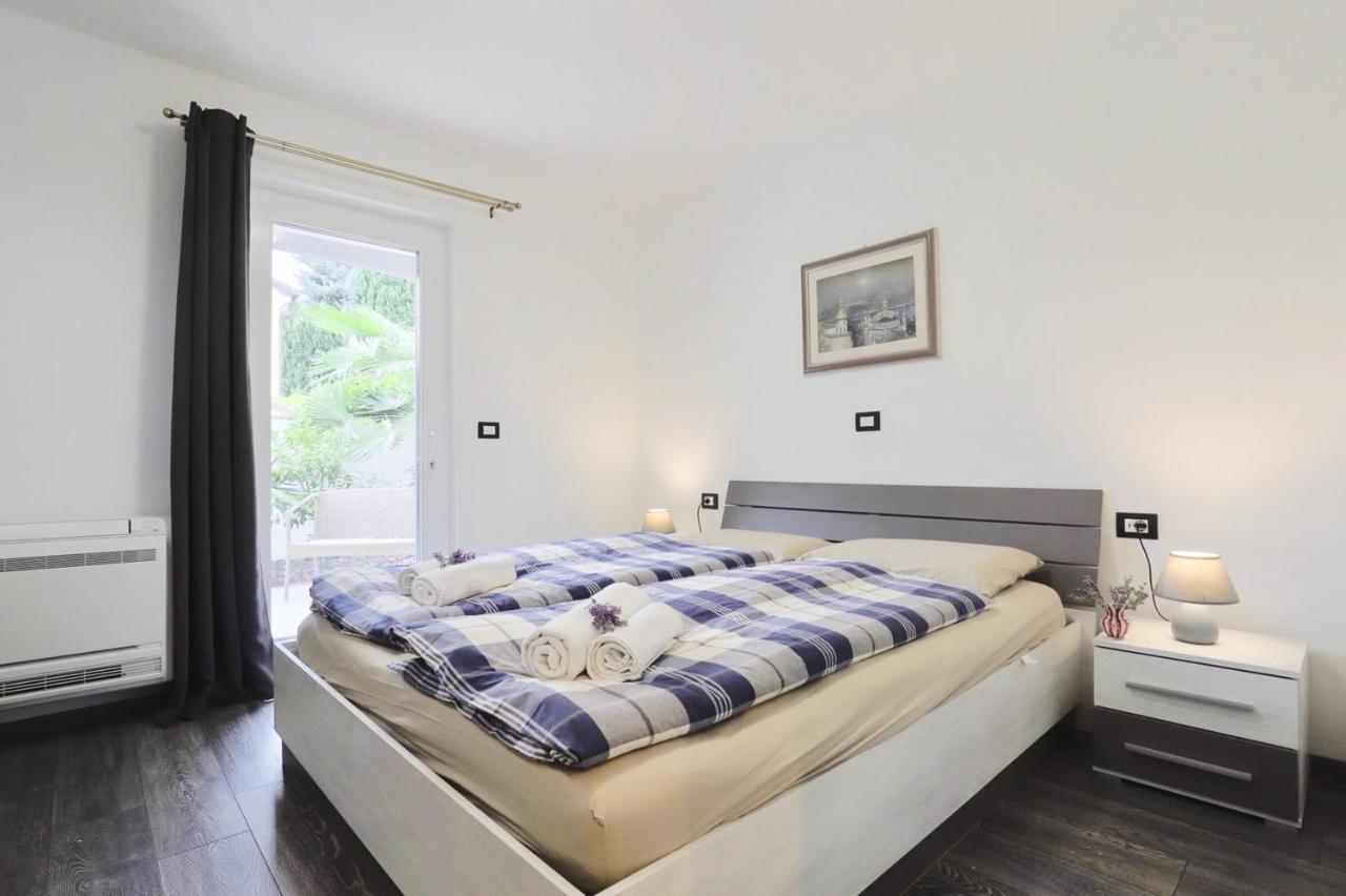 Apartments Villa Sofia Crveni Vrh Eksteriør bilde